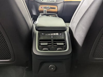 2024 Volvo XC90 Recharge Plug-In Hybrid T8 eAWD PHEV Plus Bright Theme 7P