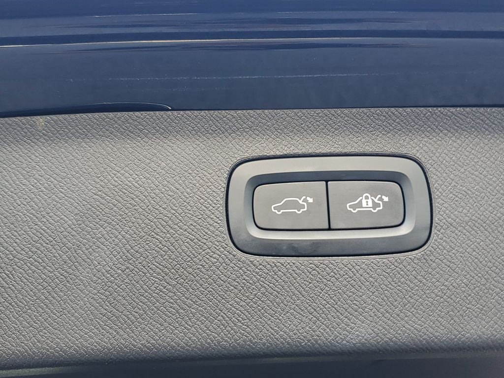 2023 Volvo XC90 Recharge Plug-In Hybrid T8 Plus Bright Theme 7 Passenger