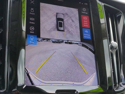 2024 Volvo XC60 Recharge Plug-In Hybrid Plus Dark Theme