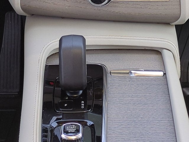 2025 Volvo XC90 Plug-In Hybrid Plus