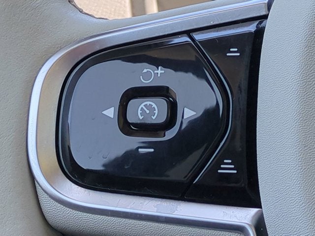 2025 Volvo XC90 Plug-In Hybrid Plus