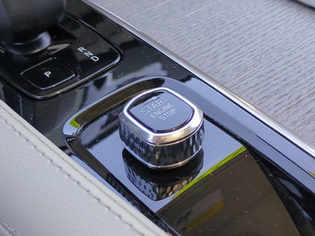 2025 Volvo XC90 Plug-In Hybrid Plus