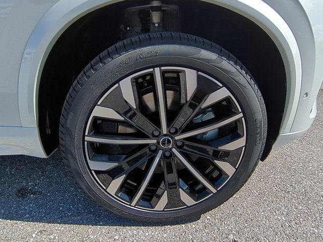 2026 Volvo XC90 Plug-In Hybrid Plus