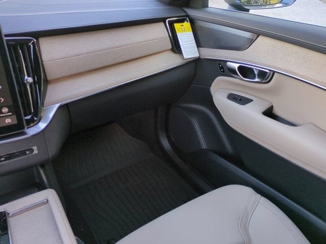 2026 Volvo XC90 Plug-In Hybrid Plus