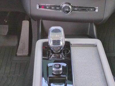 2026 Volvo XC90 Plug-In Hybrid Plus