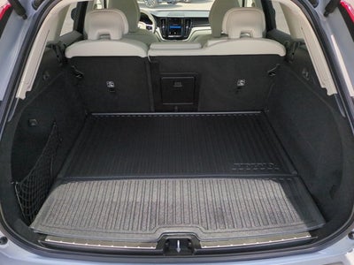 2025 Volvo XC60 Plug-In Hybrid Plus
