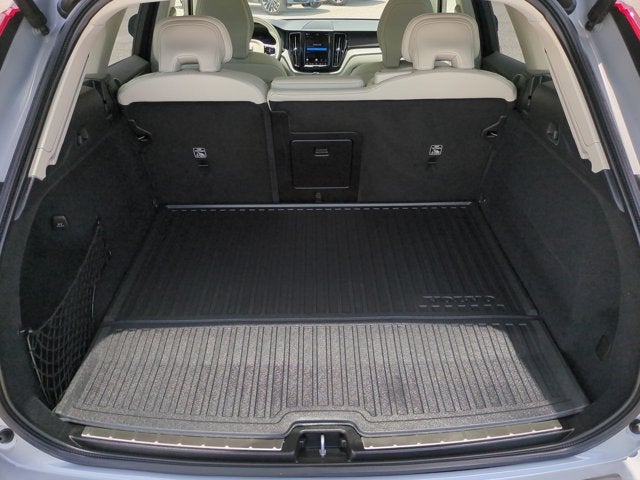 2025 Volvo XC60 Plug-In Hybrid Plus