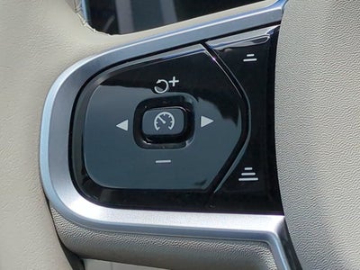 2025 Volvo XC60 Plug-In Hybrid Plus