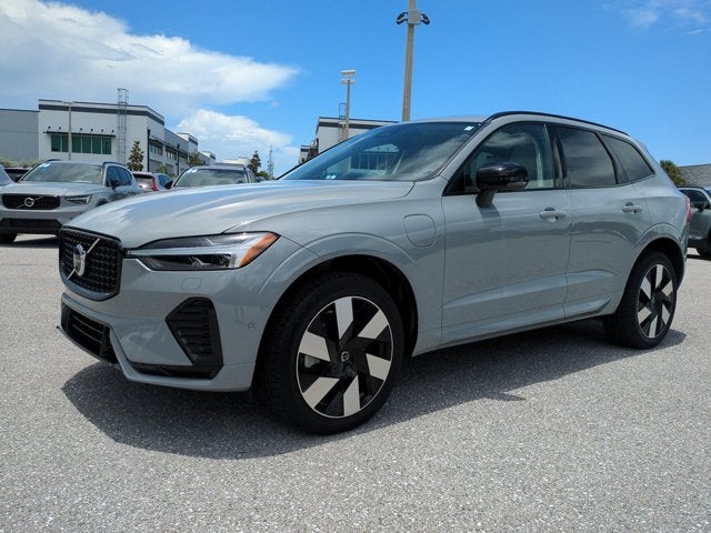 2025 Volvo XC60 Plug-In Hybrid Plus