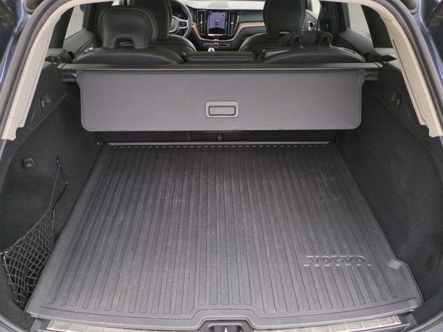 2023 Volvo XC60 Ultimate Bright Theme