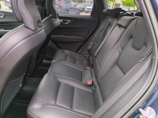 2023 Volvo XC60 Ultimate Bright Theme