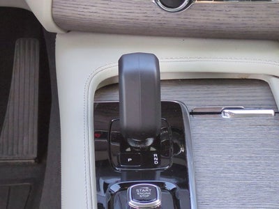 2024 Volvo XC90 Plus Bright Theme