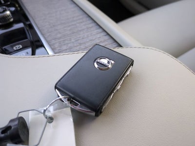 2024 Volvo XC90 Plus Bright Theme