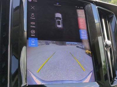 2023 Volvo XC60 Ultimate Bright Theme
