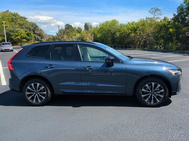 2024 Volvo XC60 Core Dark Theme
