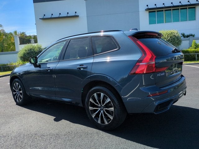 2024 Volvo XC60 Core Dark Theme