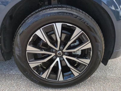 2024 Volvo XC60 Core Dark Theme
