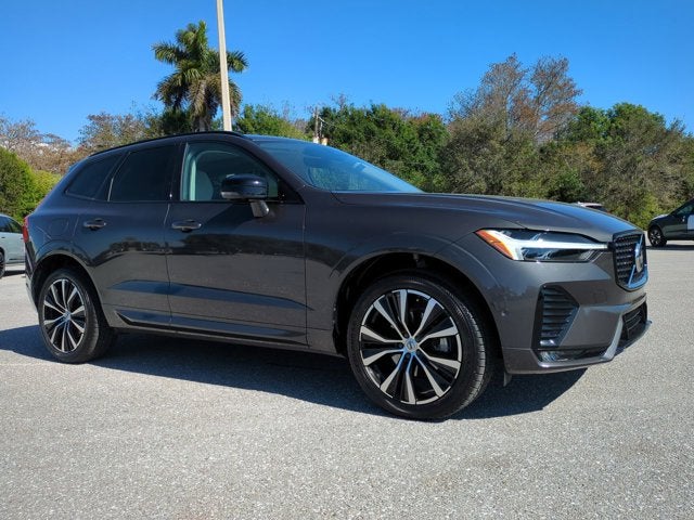 2023 Volvo XC60 Plus Dark Theme