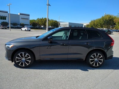 2023 Volvo XC60 Plus Dark Theme