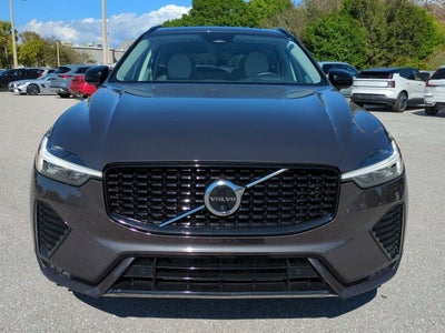 2023 Volvo XC60 Plus Dark Theme