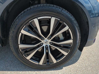 2024 Volvo XC60 Plus Dark Theme