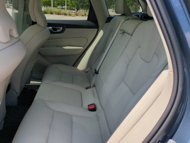 2024 Volvo XC60 Plus Dark Theme