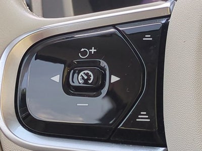2024 Volvo XC60 Plus Dark Theme