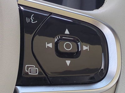 2024 Volvo XC60 Plus Dark Theme