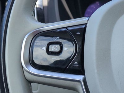 2024 Volvo XC60 Plus Dark Theme