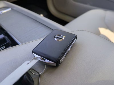 2024 Volvo XC60 Plus Dark Theme
