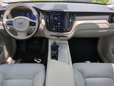 2023 Volvo XC60 Plus Dark Theme