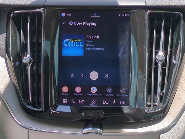 2023 Volvo XC60 Plus Dark Theme