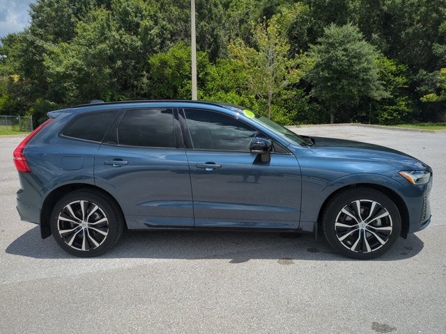 2023 Volvo XC60 Plus Dark Theme