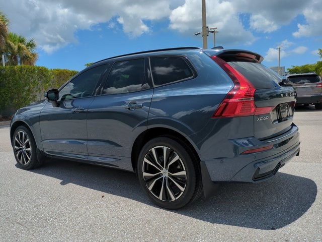 2023 Volvo XC60 Plus Dark Theme
