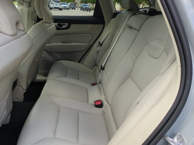 2024 Volvo XC60 Plus Dark Theme