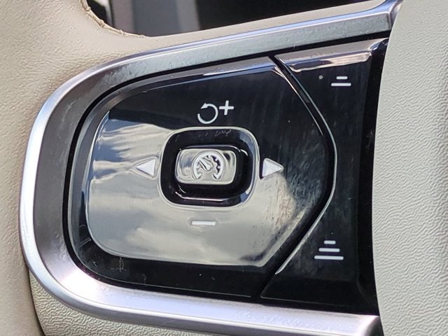 2024 Volvo XC60 Plus Dark Theme