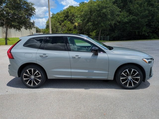 2024 Volvo XC60 Plus Dark Theme