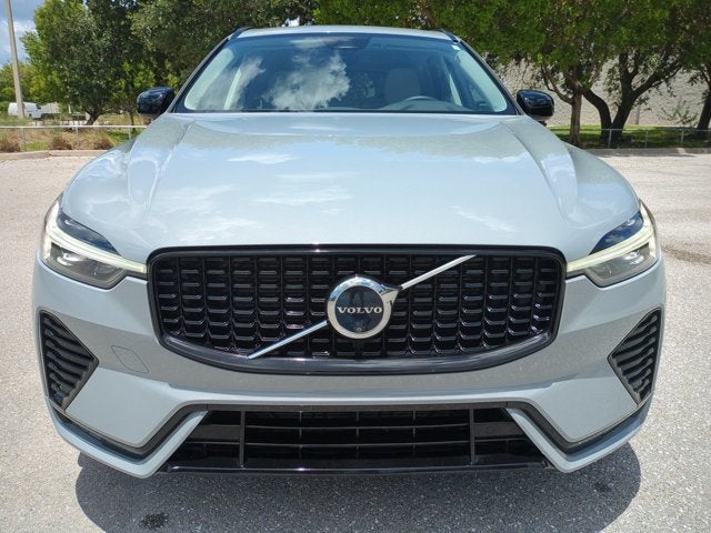 2024 Volvo XC60 Plus Dark Theme