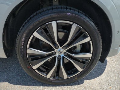 2024 Volvo XC60 Plus Dark Theme