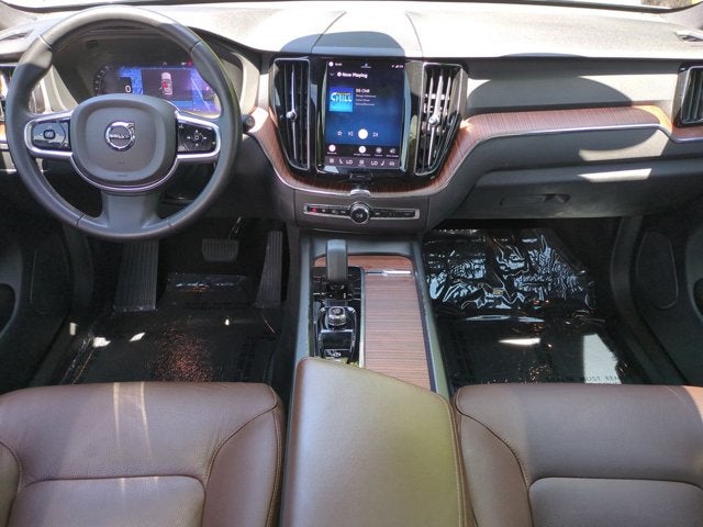 2024 Volvo XC60 Plus Dark Theme