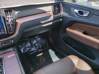 2024 Volvo XC60 Plus Dark Theme