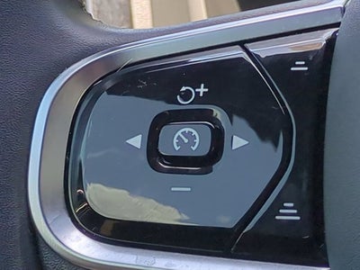 2024 Volvo XC60 Plus Dark Theme