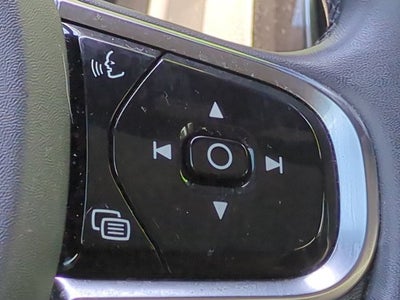2024 Volvo XC60 Plus Dark Theme