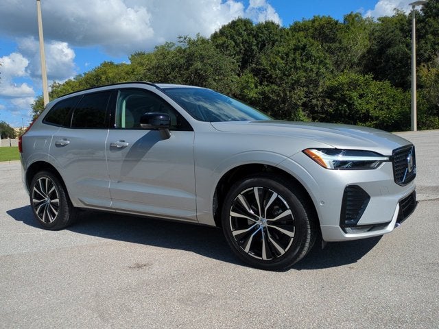 2024 Volvo XC60 Plus Dark Theme