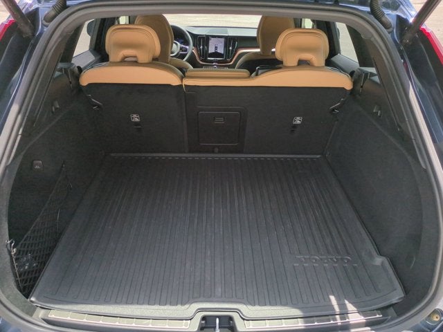 2024 Volvo XC60 Ultimate Dark Theme