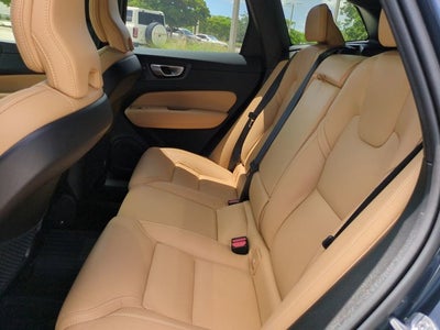 2024 Volvo XC60 Ultimate Dark Theme