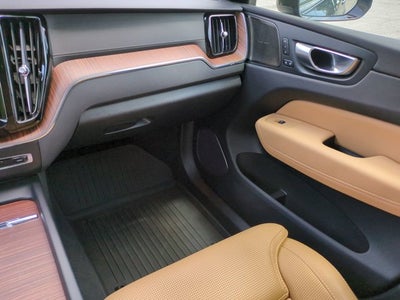 2024 Volvo XC60 Ultimate Dark Theme