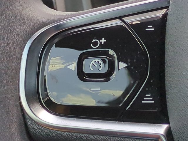2024 Volvo XC60 Ultimate Dark Theme