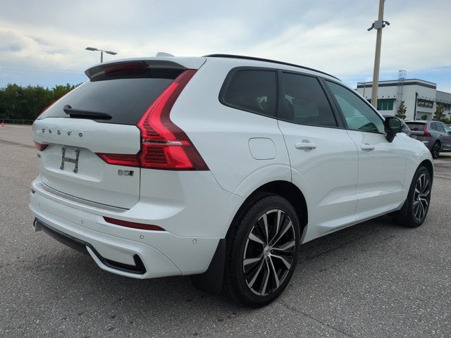 2023 Volvo XC60 Plus Dark Theme