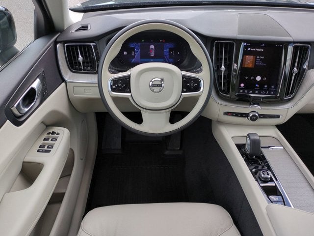 2023 Volvo XC60 Plus Dark Theme